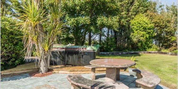 Corthna Lodge Schull Exterior foto